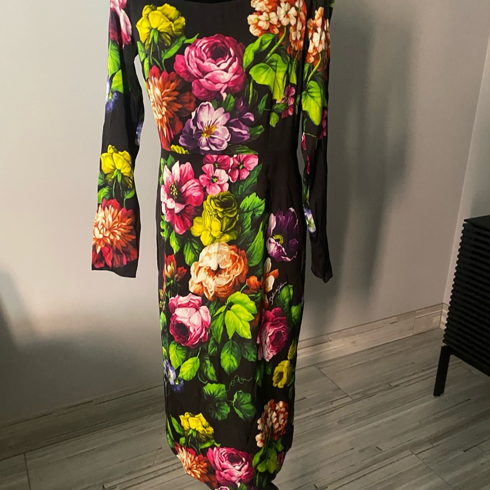Customize Dolce & Gabbana Vibrant Floral Long Sleeve Dress